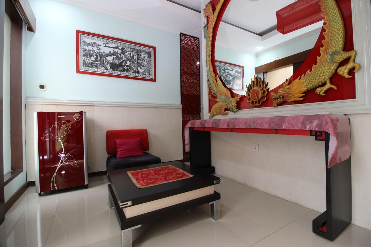 Reddoorz Plus Near Tugu Jogja 2 Yogyakarta Exterior photo