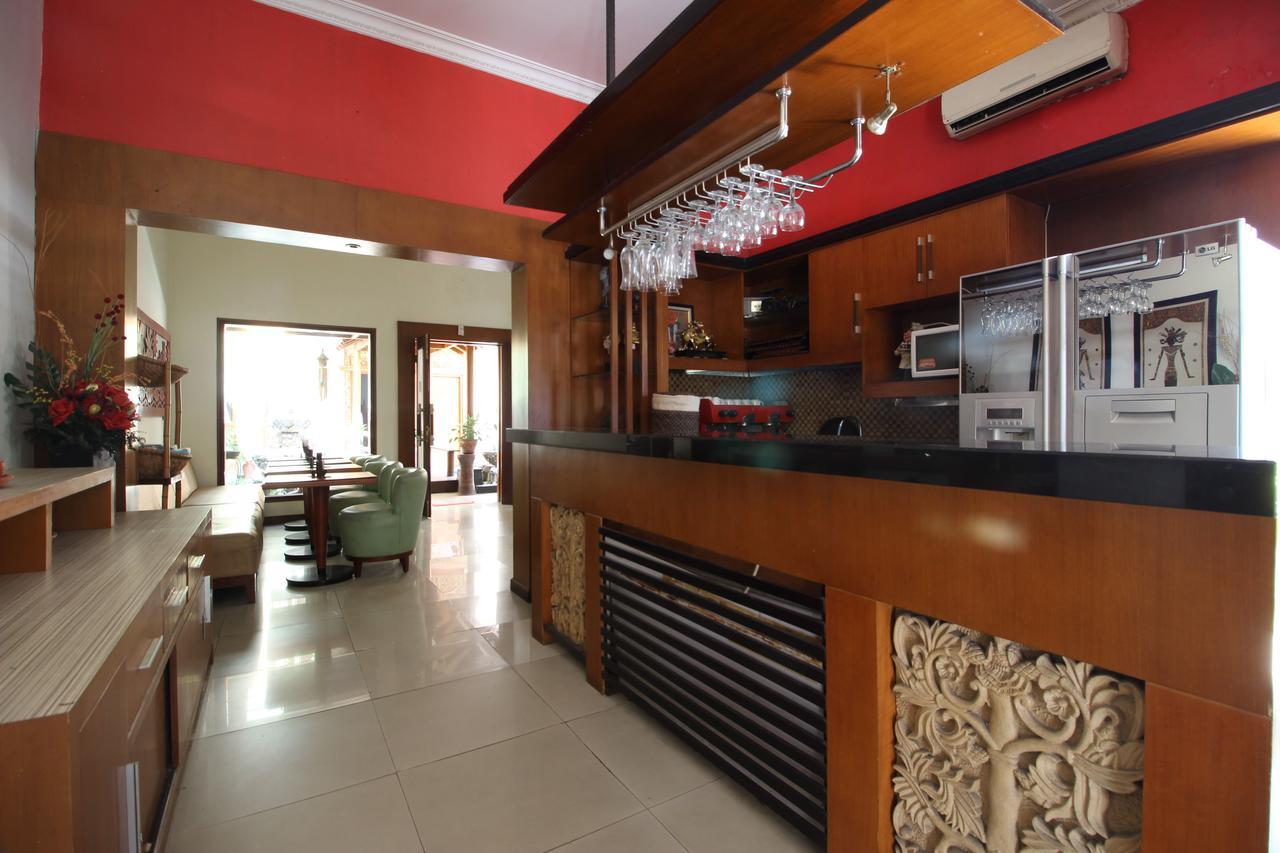 Reddoorz Plus Near Tugu Jogja 2 Yogyakarta Exterior photo